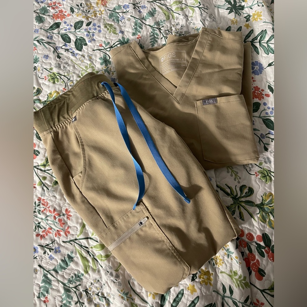 Figs Tan Scrub Set with Blue Accents